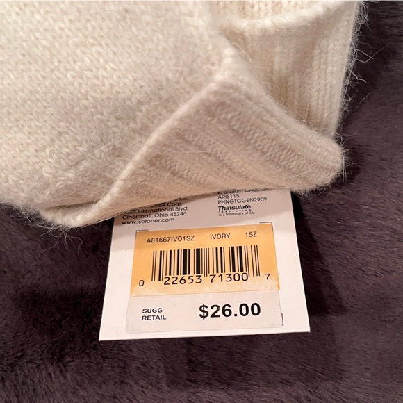 Isotoner Women’s Gloves (Ivory) - Picture 4 of 4